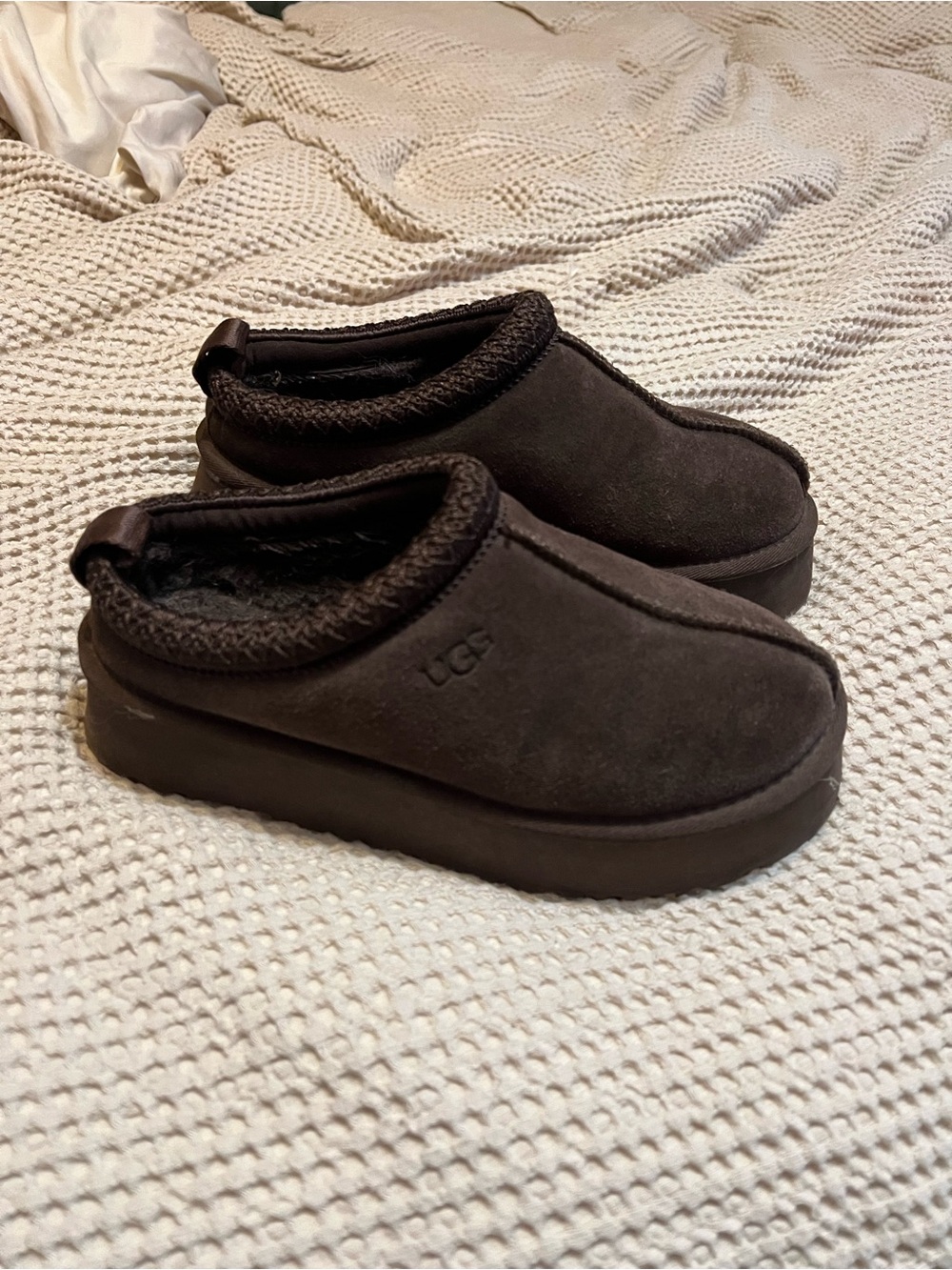 UGG tazz platform